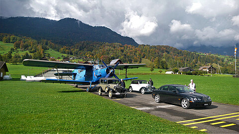 Zurück auf dem Flugplatz.