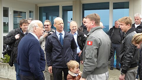 Besprechung des Formationsfluges.
