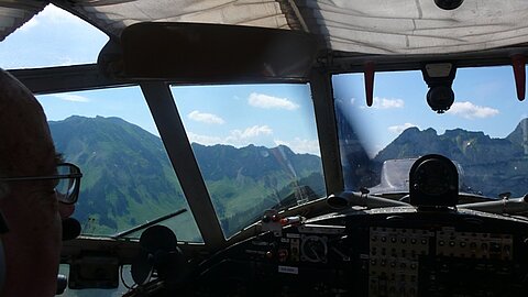 Erster Flug in Richtung Schwarzsee.