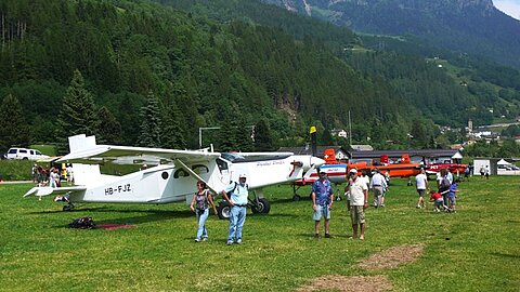 Verschiedene Flugzeugtypen sind nach Ambri gekommen.